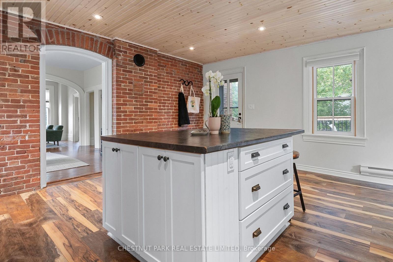 28 York Street, Prince Edward County, Ontario  K0K 2T0 - Photo 15 - X12974408