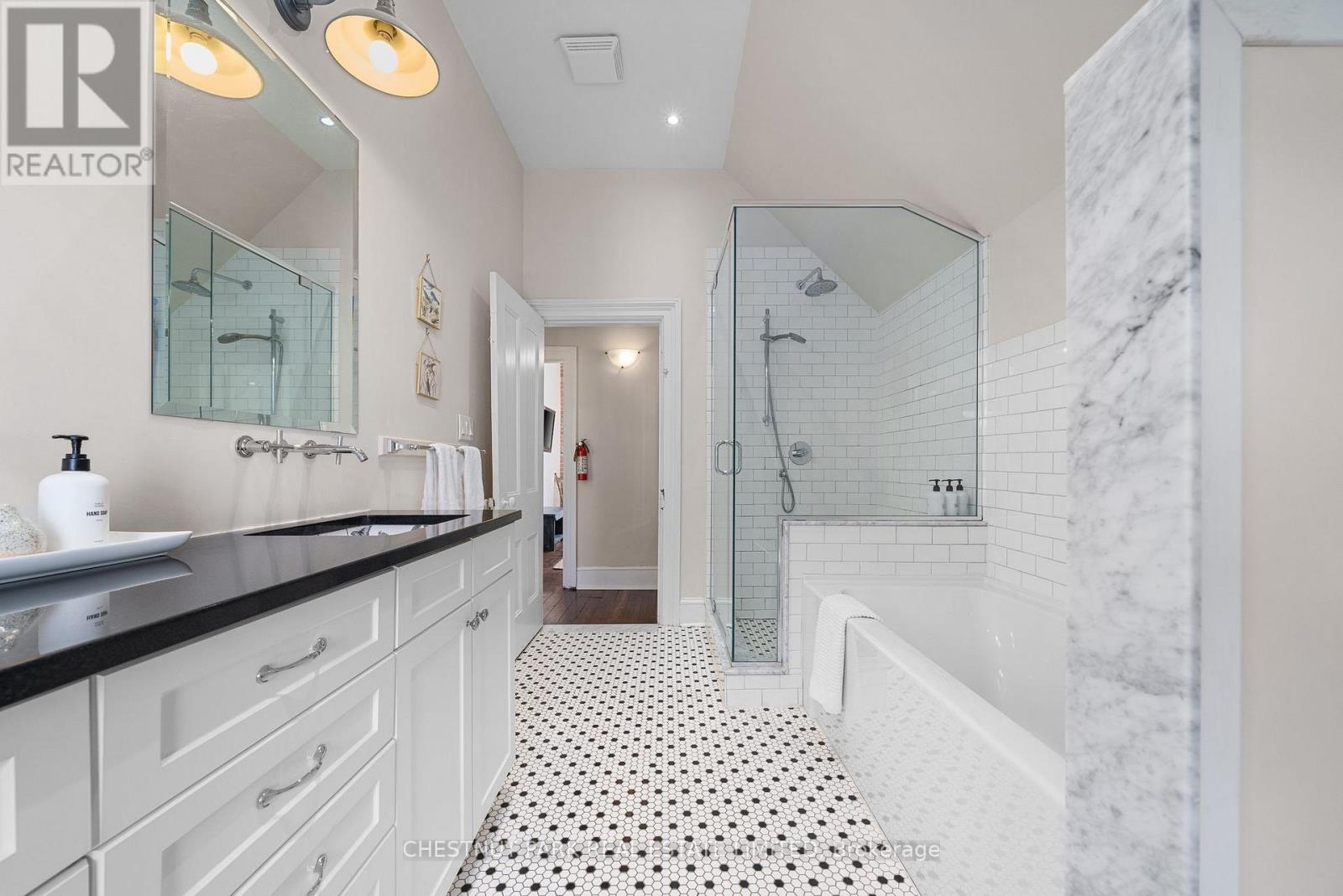 28 York Street, Prince Edward County, Ontario  K0K 2T0 - Photo 24 - X12974408