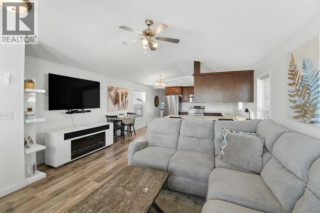 106 Bayshore Drive, Sylvan Lake, Alberta  T4S 0A7 - Photo 4 - A2284698