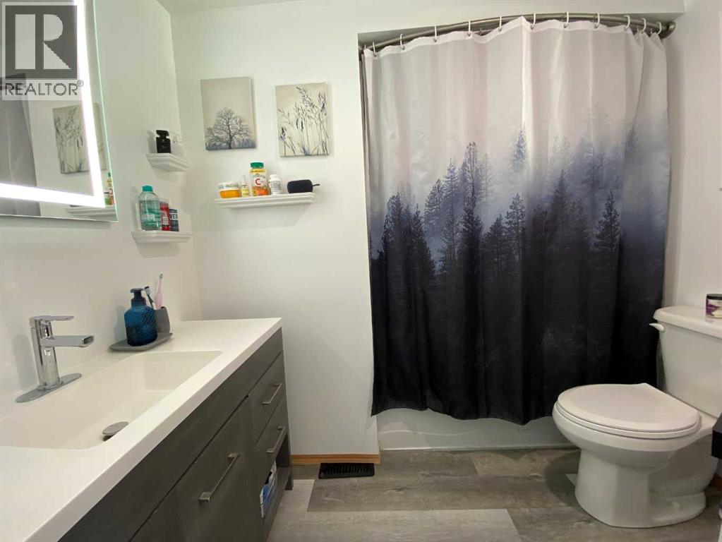 1809 129 Street, Blairmore, Alberta  T0K 0E0 - Photo 17 - A2299536