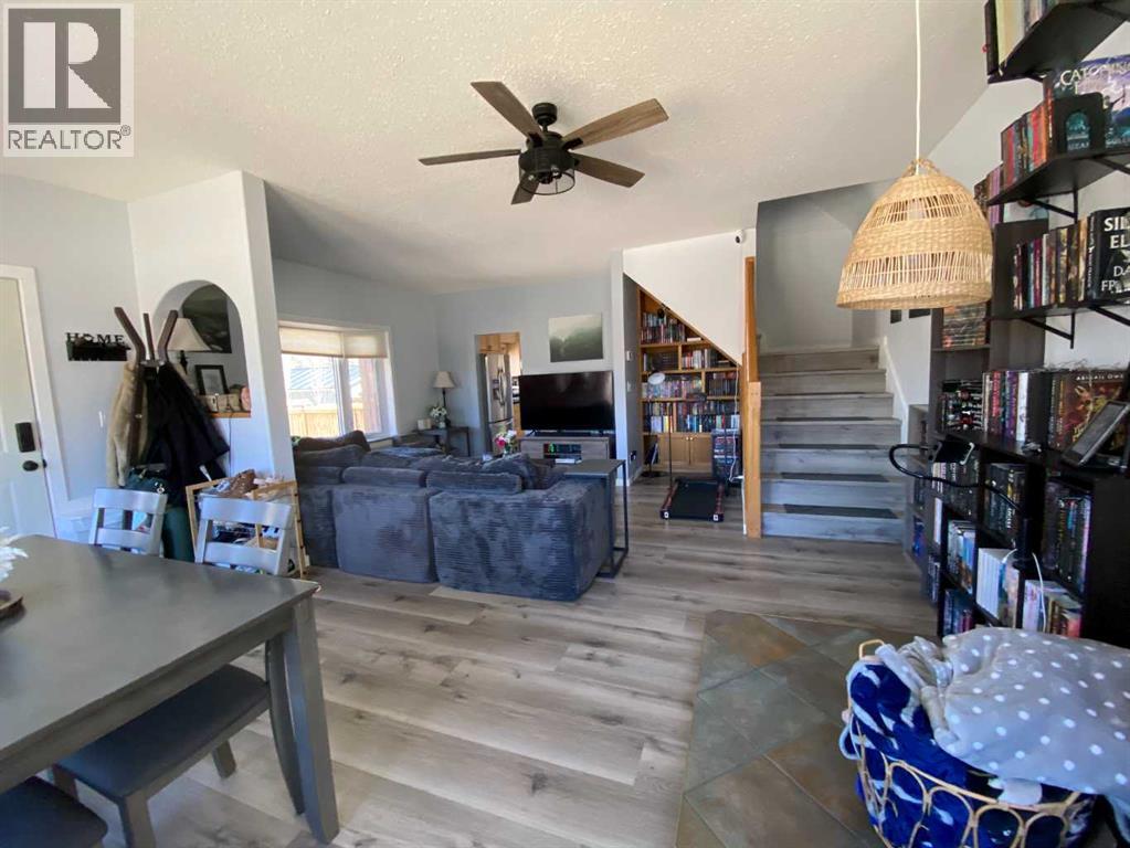 1809 129 Street, Blairmore, Alberta  T0K 0E0 - Photo 7 - A2299536