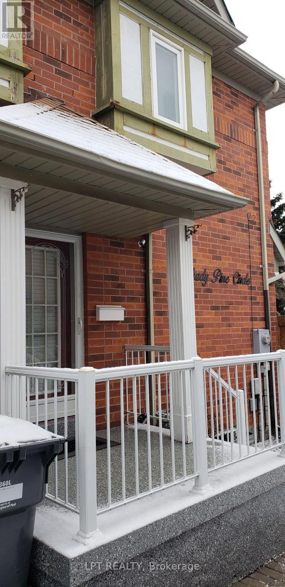 81 Shady Pine Circle, Brampton, Ontario  L6R 1K3 - Photo 4 - W12974412