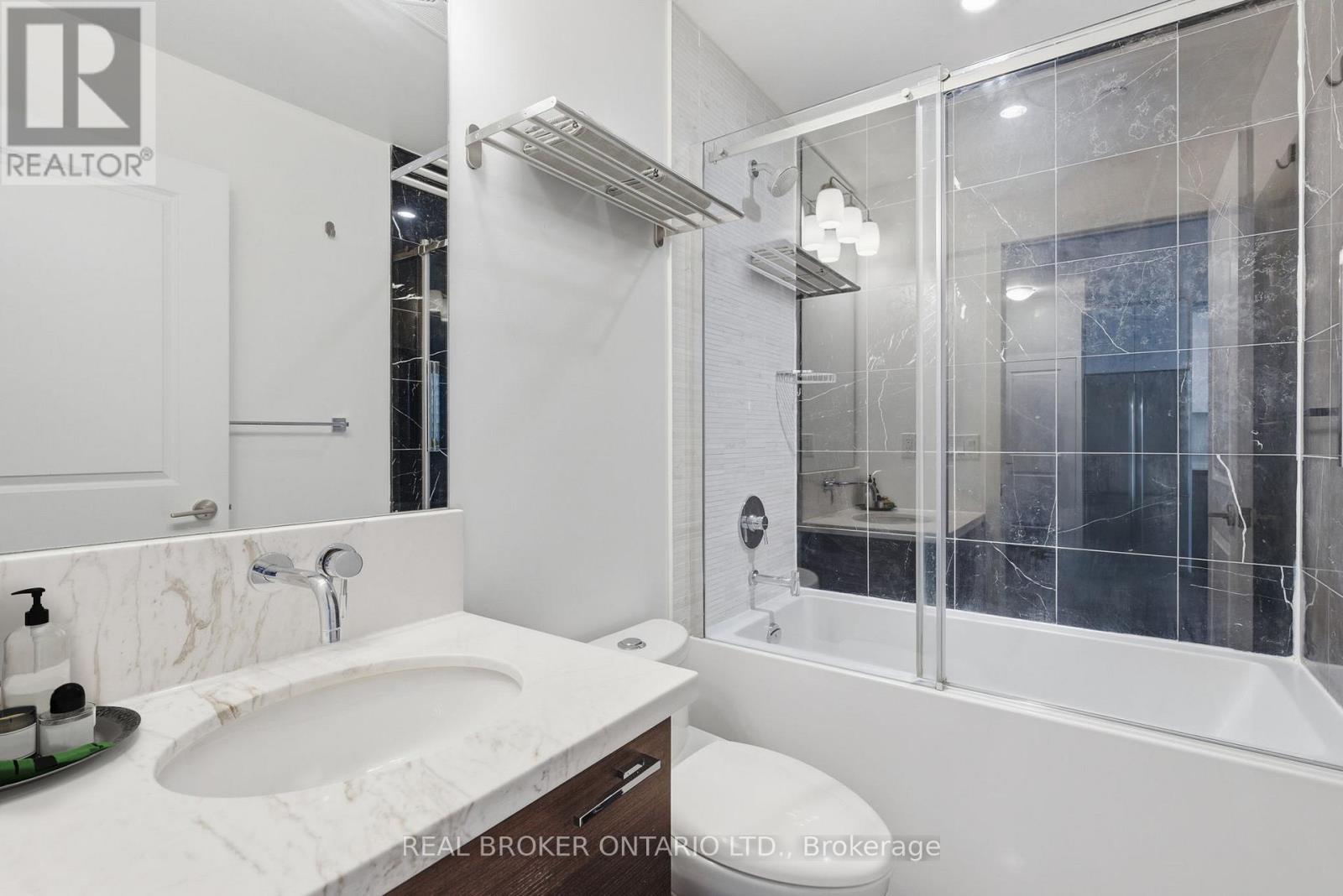 1801 - 33 Shore Breeze Drive, Toronto, Ontario  M8V 0G1 - Photo 8 - W12974422