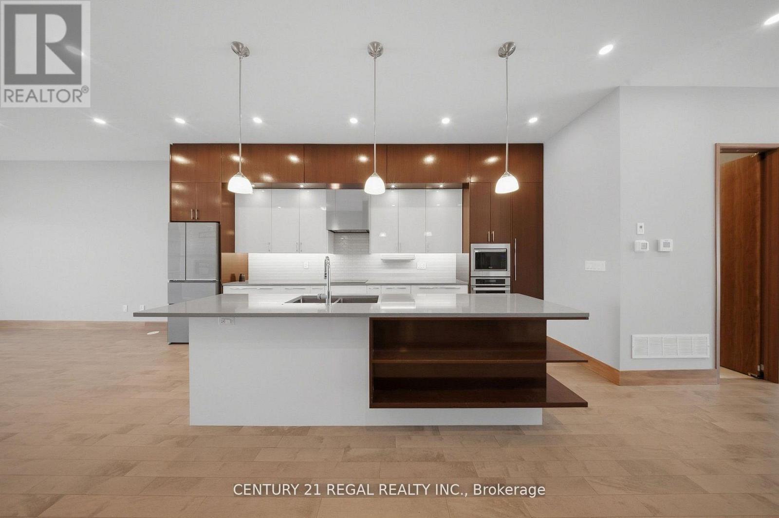 28a Twenty First Street, Toronto (Long Branch), Ontario  M8V 3L7 - Photo 11 - W12974440