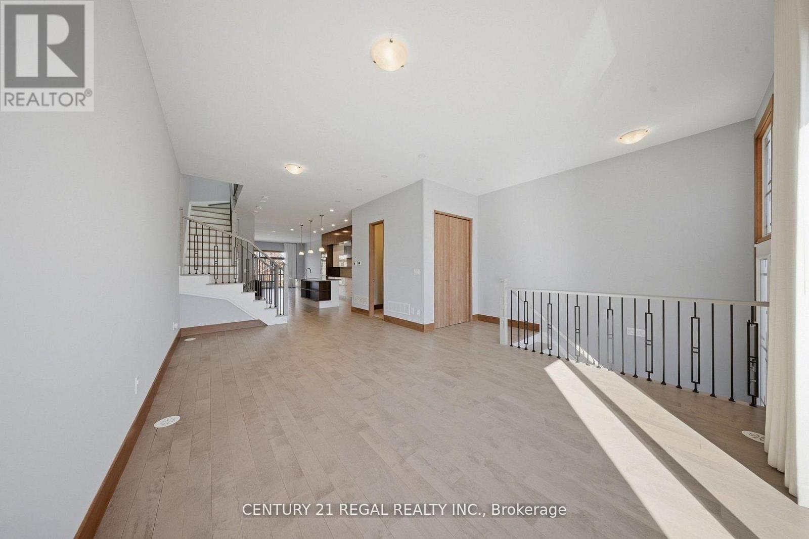 28a Twenty First Street, Toronto (Long Branch), Ontario  M8V 3L7 - Photo 5 - W12974440