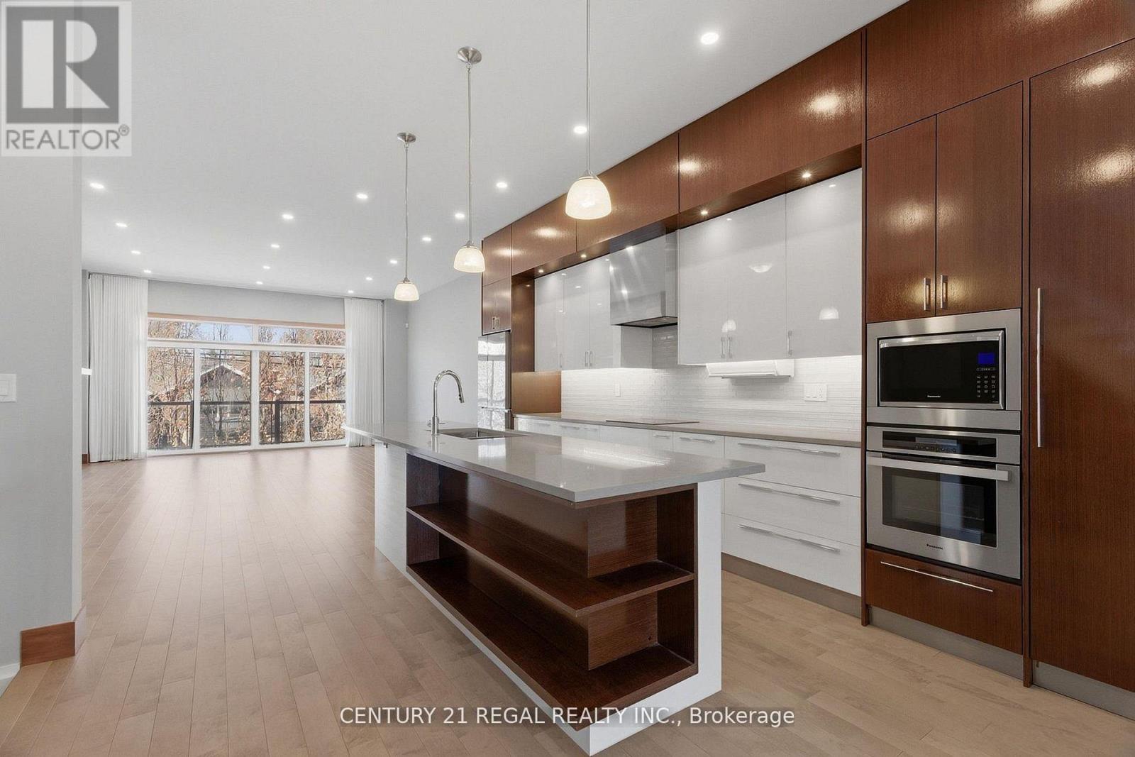 28a Twenty First Street, Toronto (Long Branch), Ontario  M8V 3L7 - Photo 7 - W12974440