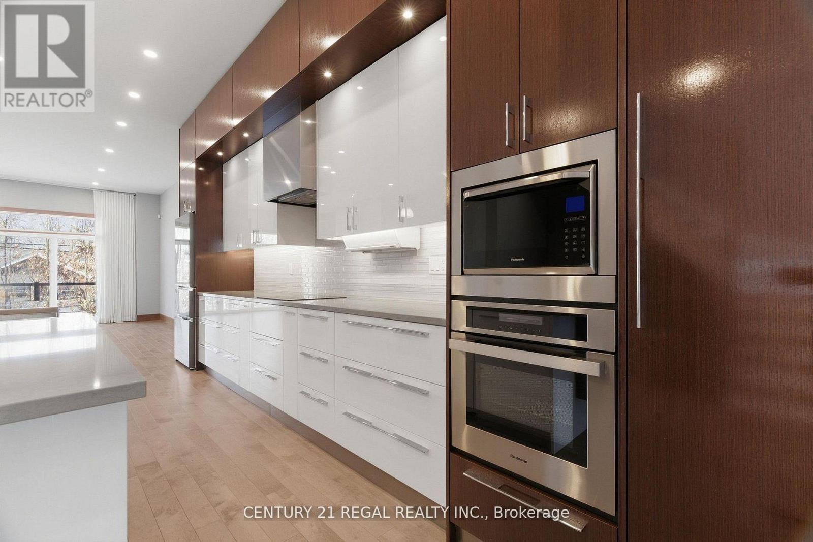 28a Twenty First Street, Toronto (Long Branch), Ontario  M8V 3L7 - Photo 8 - W12974440