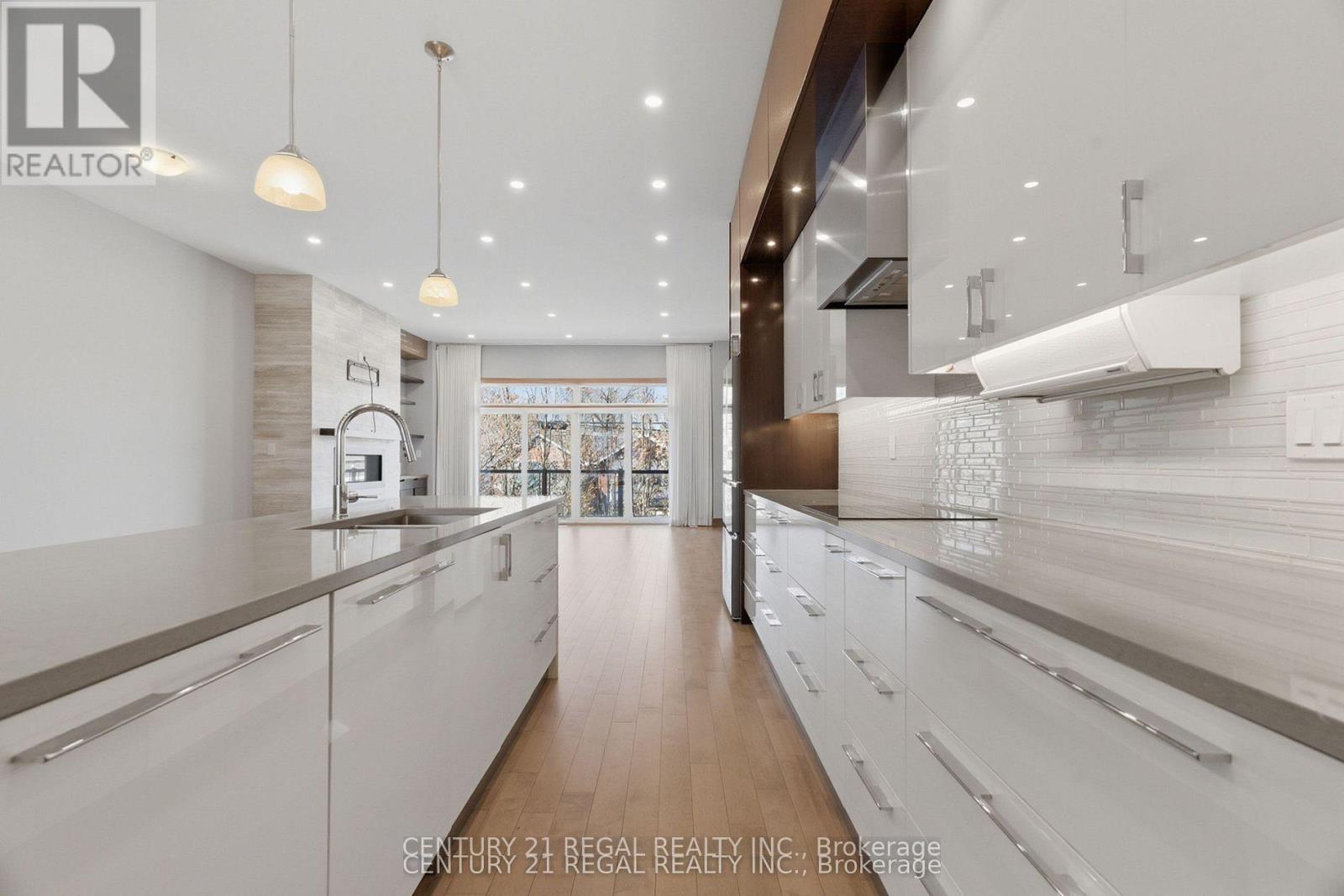 28a Twenty First Street, Toronto (Long Branch), Ontario  M8V 3L7 - Photo 9 - W12974440