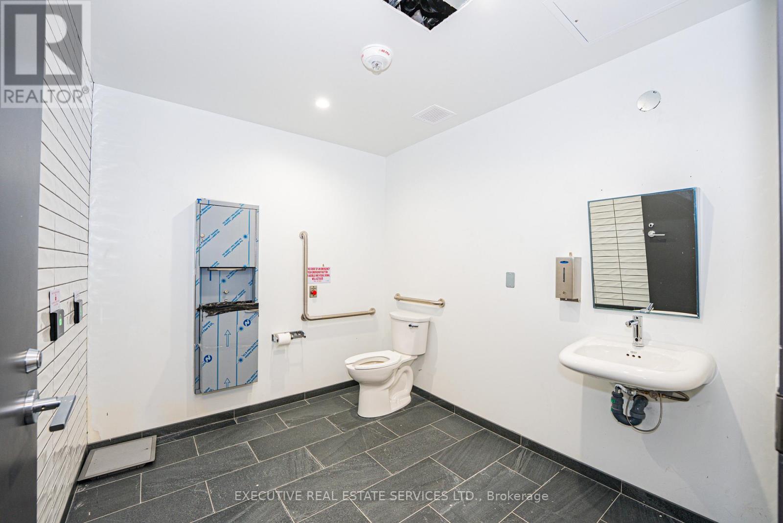 405 - 996 Martin Grove Road, Toronto, Ontario  M9W 4V8 - Photo 21 - W12974456