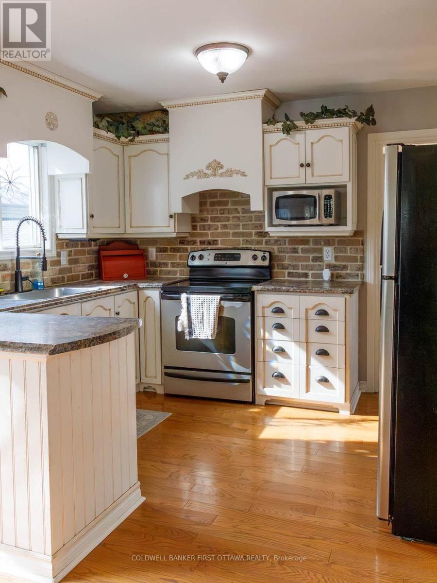 32 James Lewis Avenue, Ottawa, Ontario  K2S 1K5 - Photo 9 - X12956766