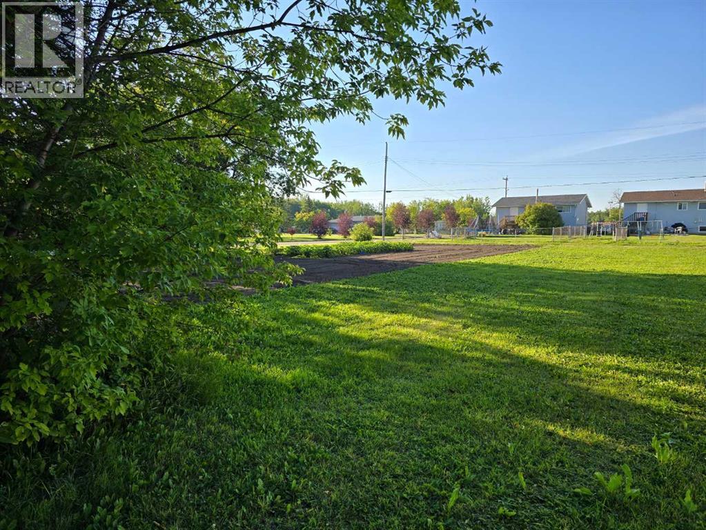 217 2 Avenue NE, McLennan, Alberta