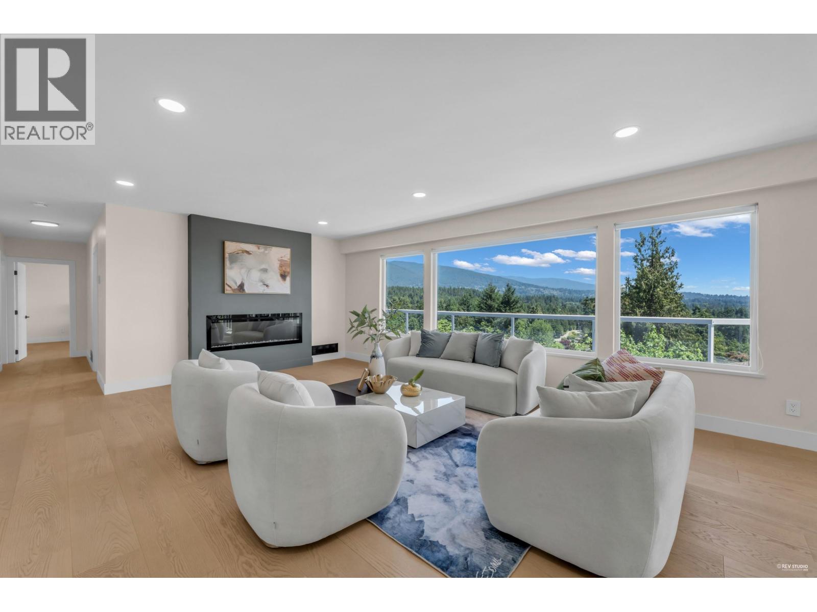 818 Younette Drive, West Vancouver, British Columbia  V7T 1S9 - Photo 3 - R3109067