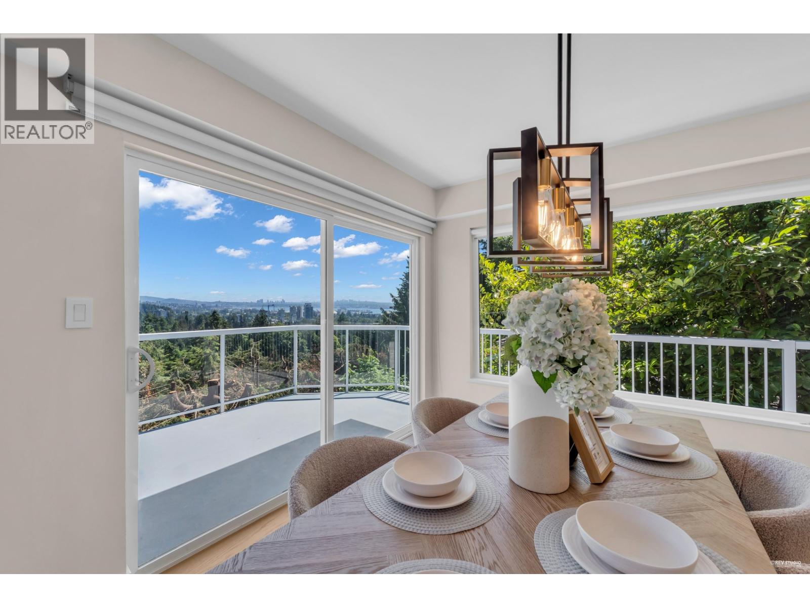 818 Younette Drive, West Vancouver, British Columbia  V7T 1S9 - Photo 5 - R3109067