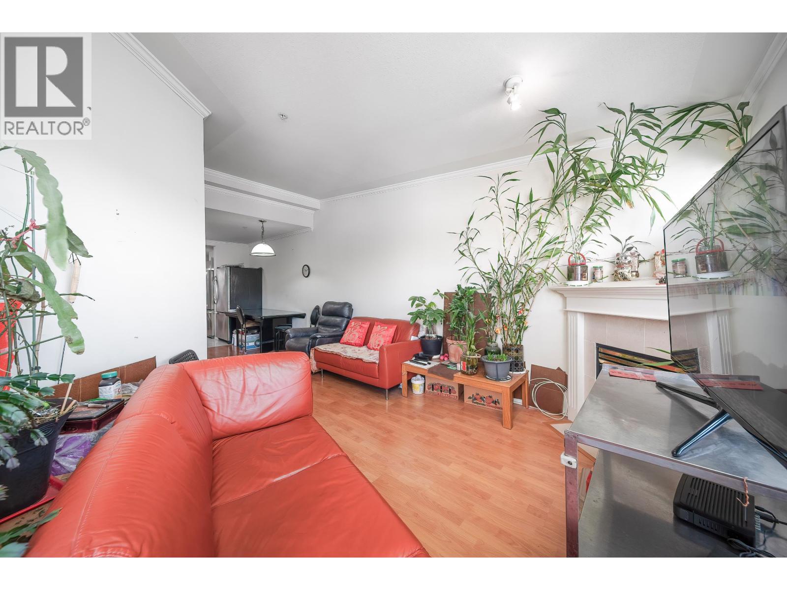 Listing Picture 10 of 20 : 416 2238 KINGSWAY, Vancouver / 溫哥華 - 魯藝地產 Yvonne Lu Group - MLS Medallion Club Member