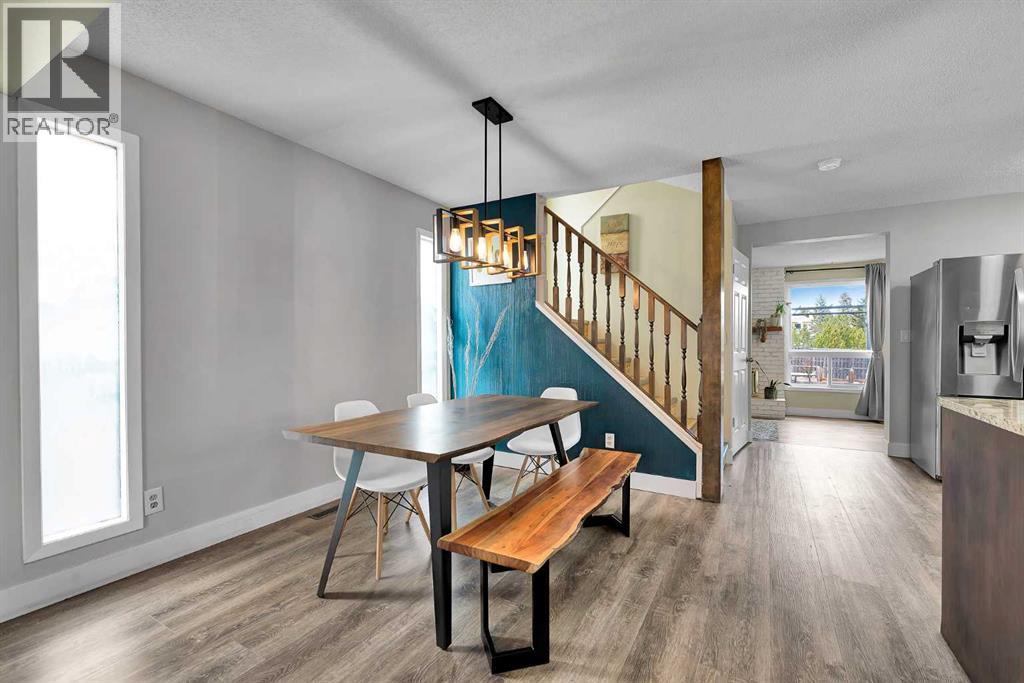 44 Strathclair Rise SW, Calgary, Alberta  T3H 1G4 - Photo 4 - A2300232