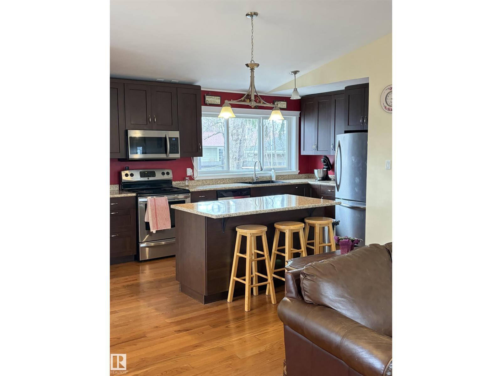 15926 92 Av Nw, Edmonton, Alberta T5R 5C6 - Photo 5 - E4481185