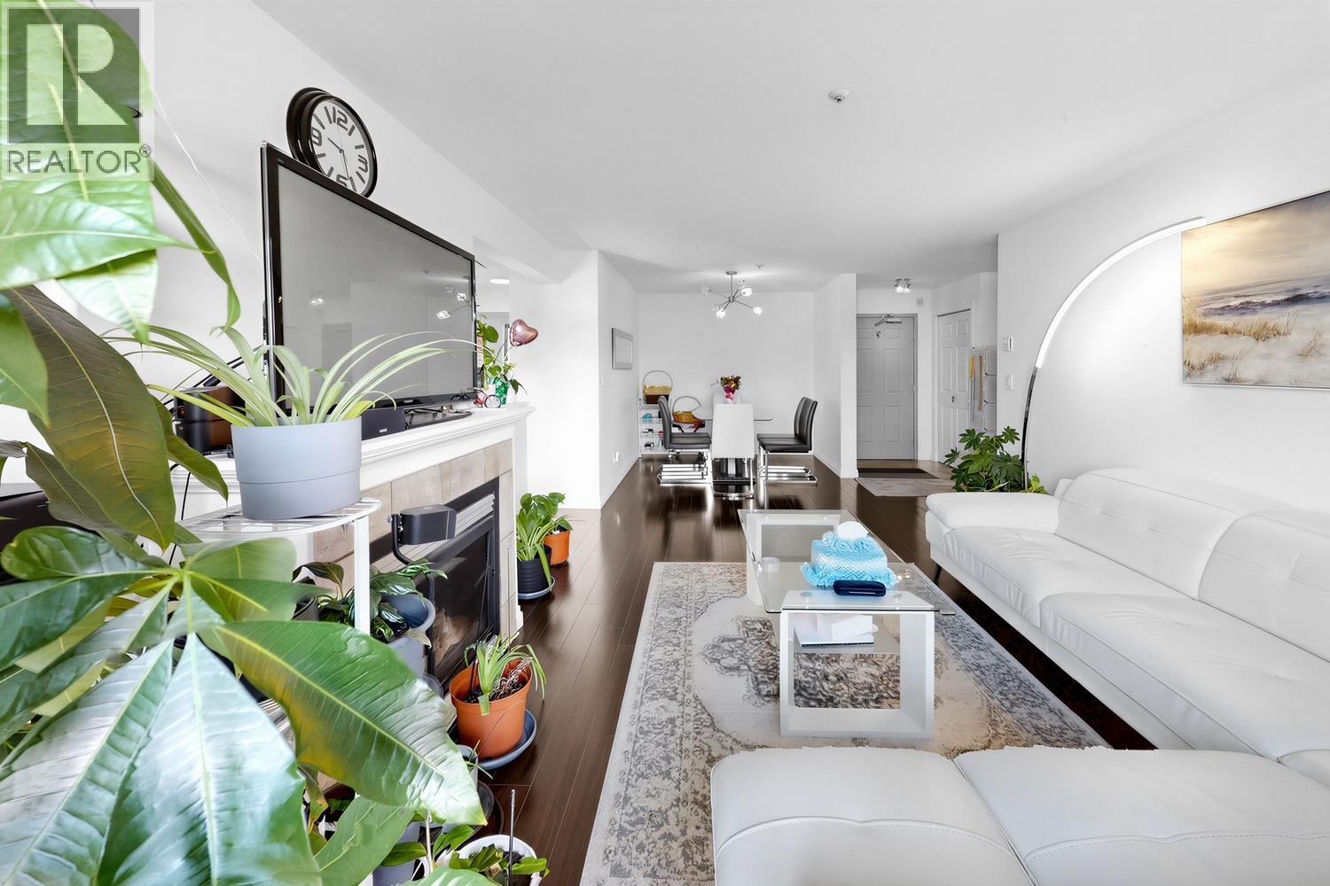 Ph05 223 Mountain Highway, North Vancouver, British Columbia  V7J 3V3 - Photo 11 - R3108596