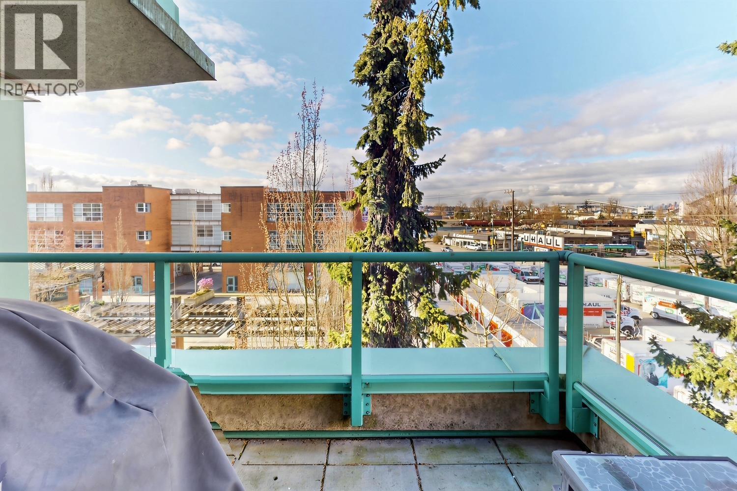 Ph05 223 Mountain Highway, North Vancouver, British Columbia  V7J 3V3 - Photo 9 - R3108596