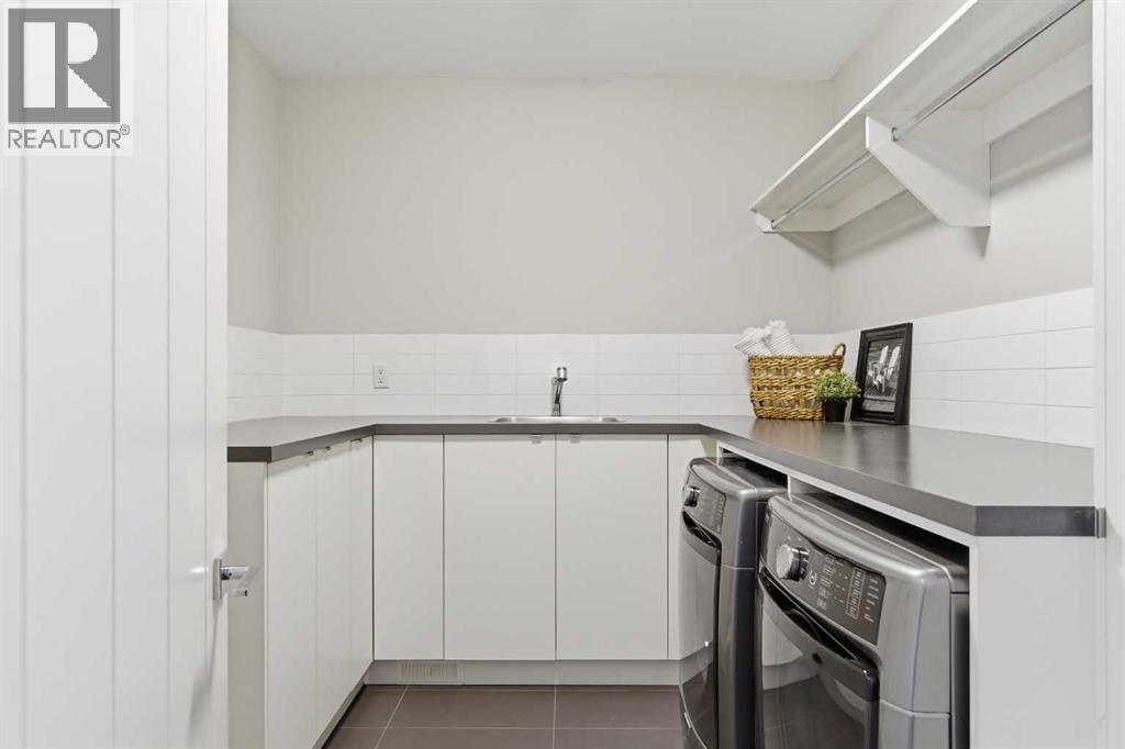 10 Lissington Drive SW, Calgary, Alberta  T3E 5E1 - Photo 38 - A2294958