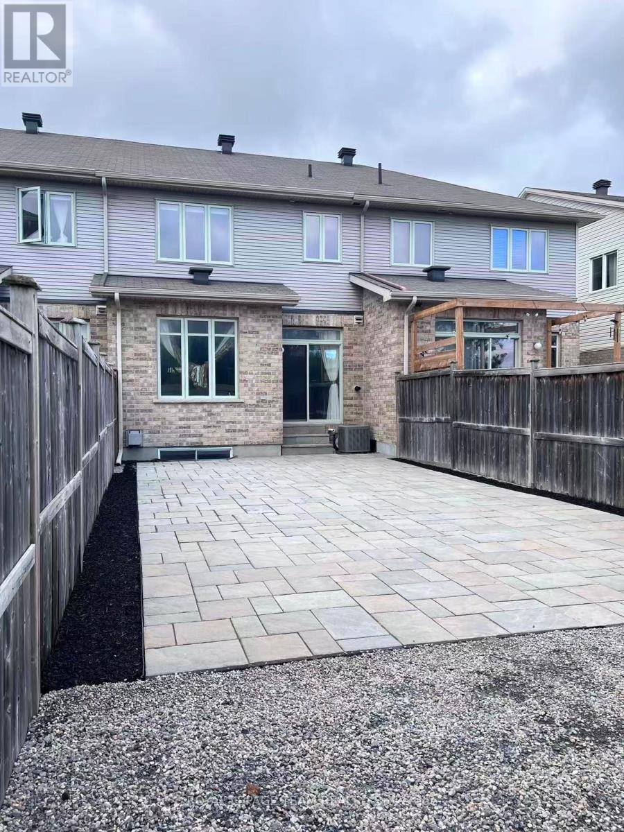 192 Jersey Tea Circle, Ottawa, Ontario  K1V 2L4 - Photo 2 - X12974468