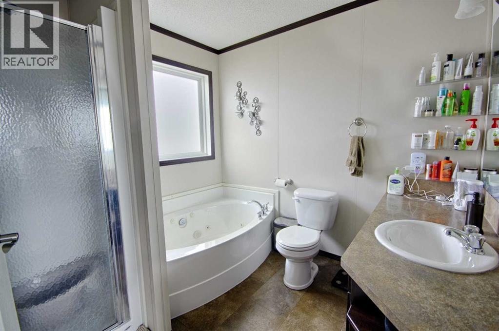 436 Melba Ave, Enchant, Alberta  T0K 0V0 - Photo 14 - A2299887