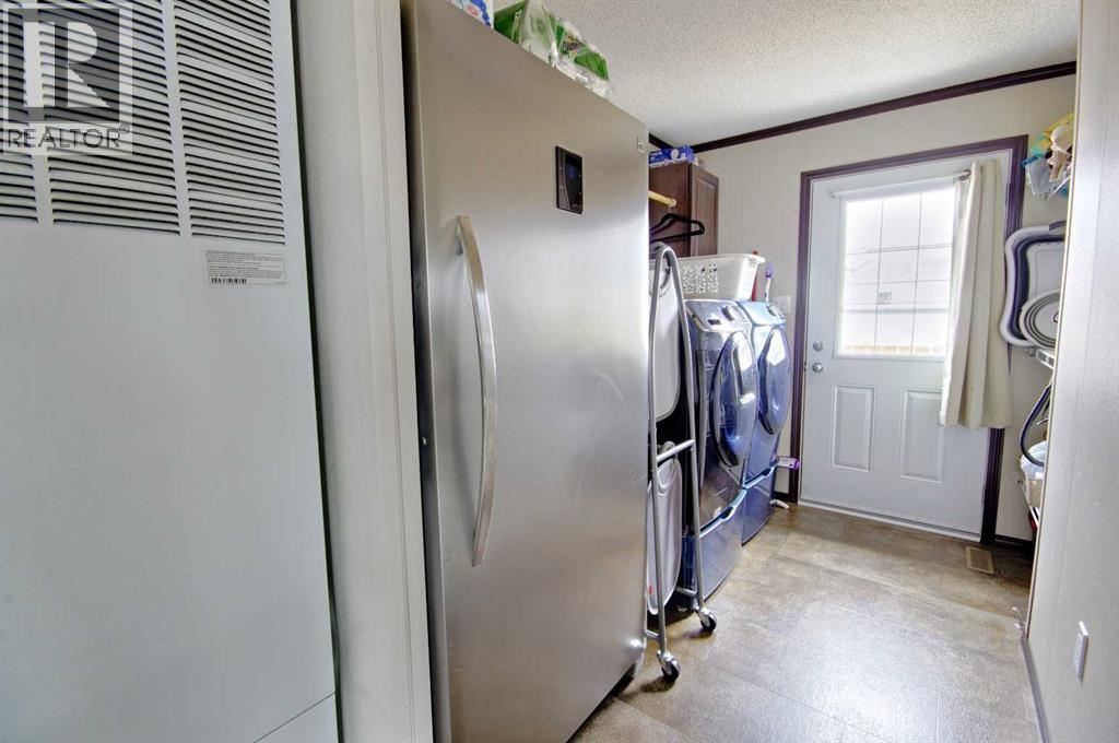 436 Melba Ave, Enchant, Alberta  T0K 0V0 - Photo 16 - A2299887