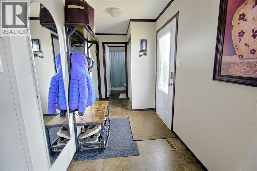 436 Melba Ave, Enchant, Alberta  T0K 0V0 - Photo 2 - A2299887