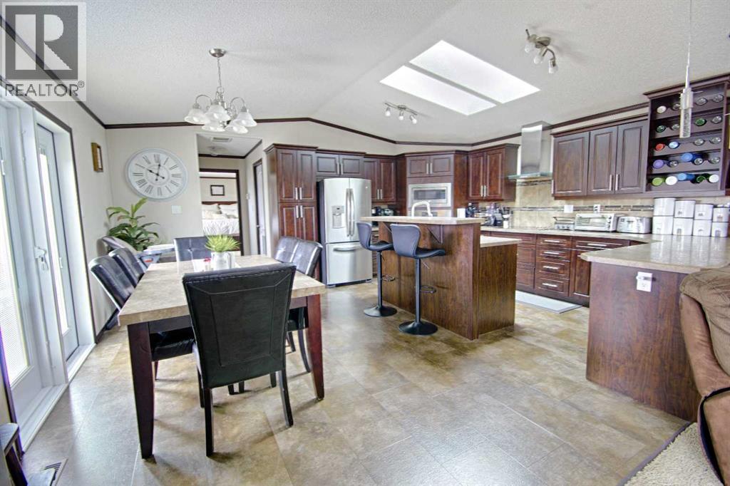 436 Melba Ave, Enchant, Alberta  T0K 0V0 - Photo 6 - A2299887