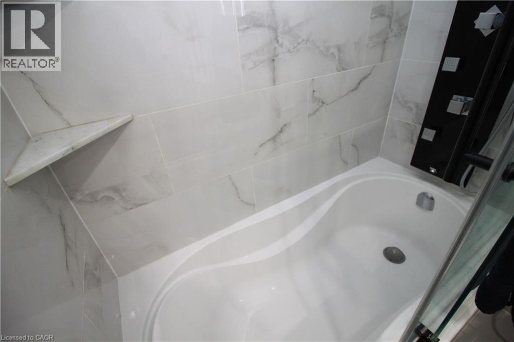 90 Ling Road Unit# 904, Scarborough, Ontario  M1E 4Y3 - Photo 16 - 40819019