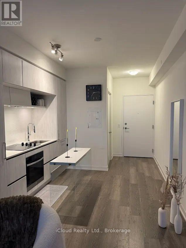 934 - 2 David Eyer Road, Richmond Hill, Ontario  L4S 0N6 - Photo 2 - N12971784