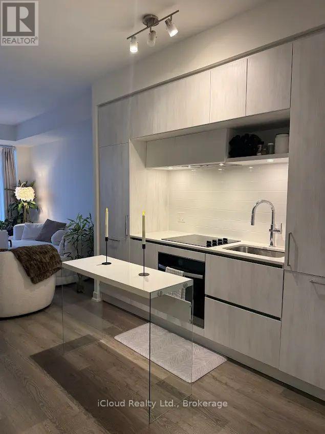 934 - 2 David Eyer Road, Richmond Hill, Ontario  L4S 0N6 - Photo 3 - N12971784