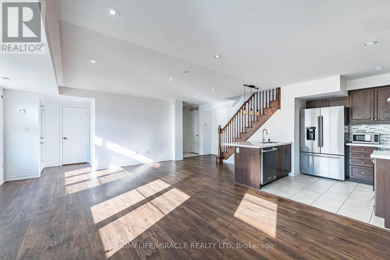 98 - 200 Veterans Drive, Brampton, Ontario L7A 4S6 - Photo 13 - W12830900