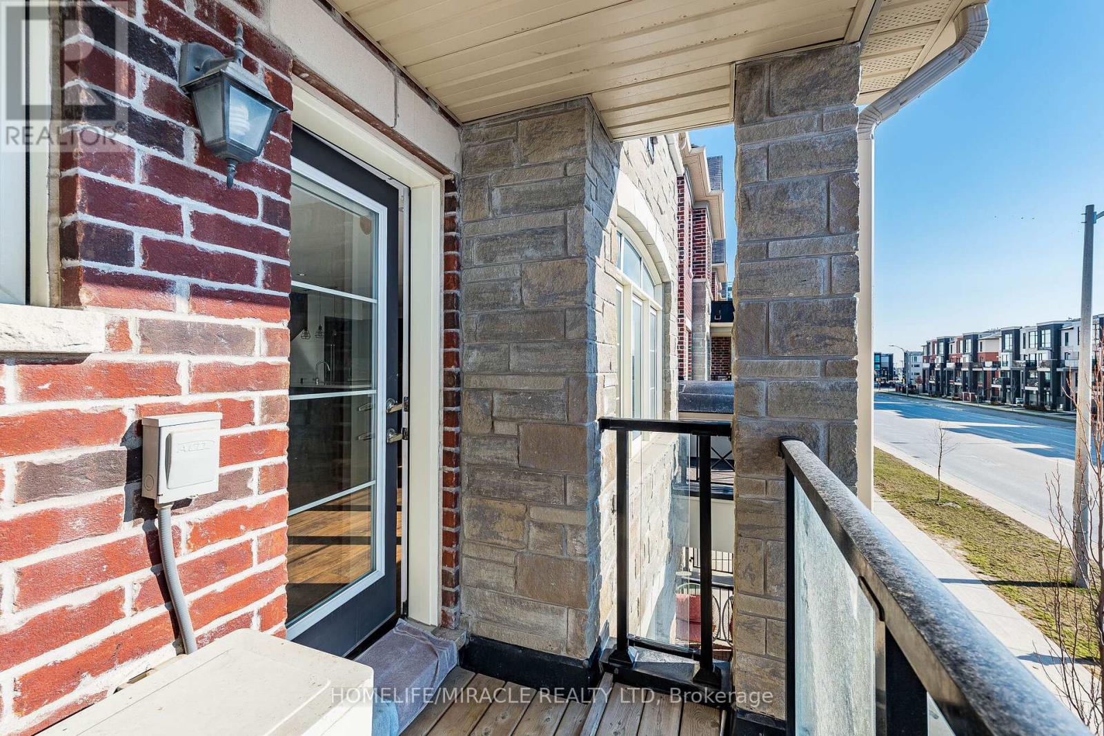 98 - 200 Veterans Drive, Brampton, Ontario L7A 4S6 - Photo 37 - W12830900