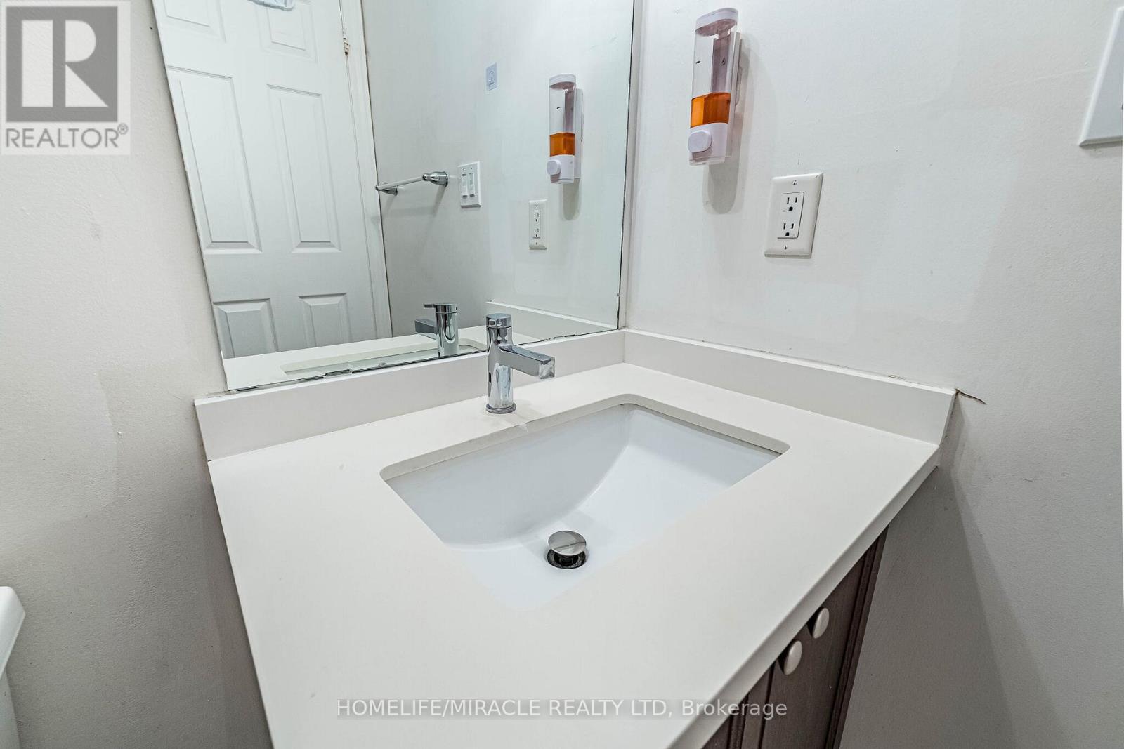 98 - 200 Veterans Drive, Brampton, Ontario L7A 4S6 - Photo 34 - W12830900