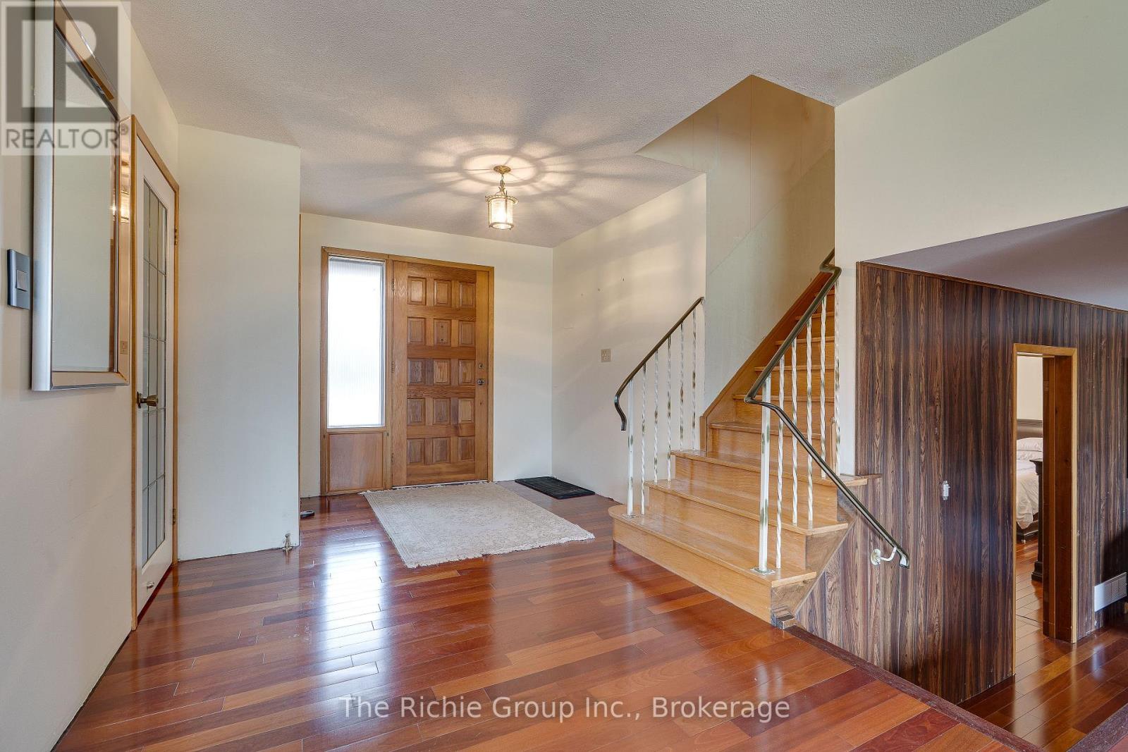 9 Mill View Court, Caledon, Ontario  L7K 2N4 - Photo 6 - W12972500