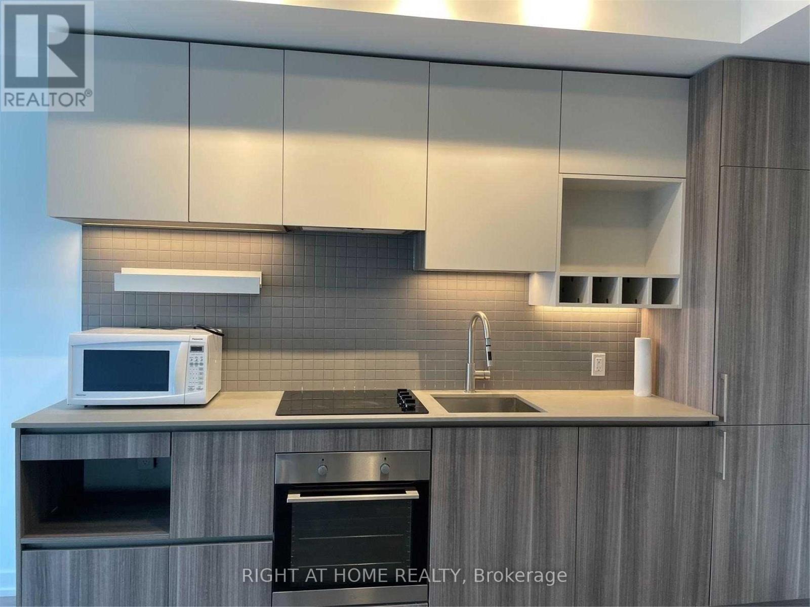 1001 - 898 Portage Parkway, Vaughan, Ontario L4K 0J6 - Photo 6 - N12974466