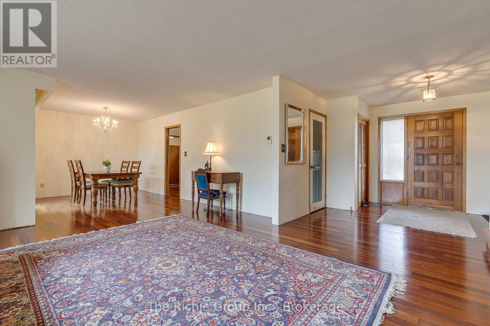 9 Mill View Court, Caledon, Ontario  L7K 2N4 - Photo 7 - W12972500