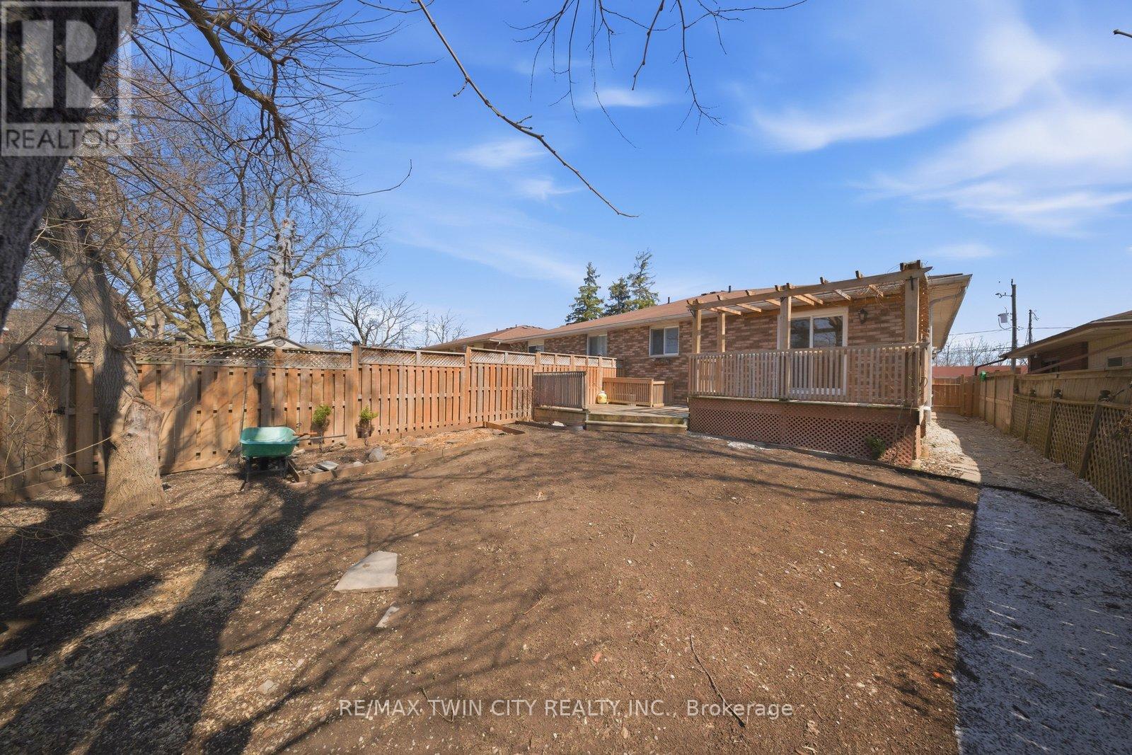 10 Clara Crescent, Brantford, Ontario  N3S 7C7 - Photo 38 - X12974470