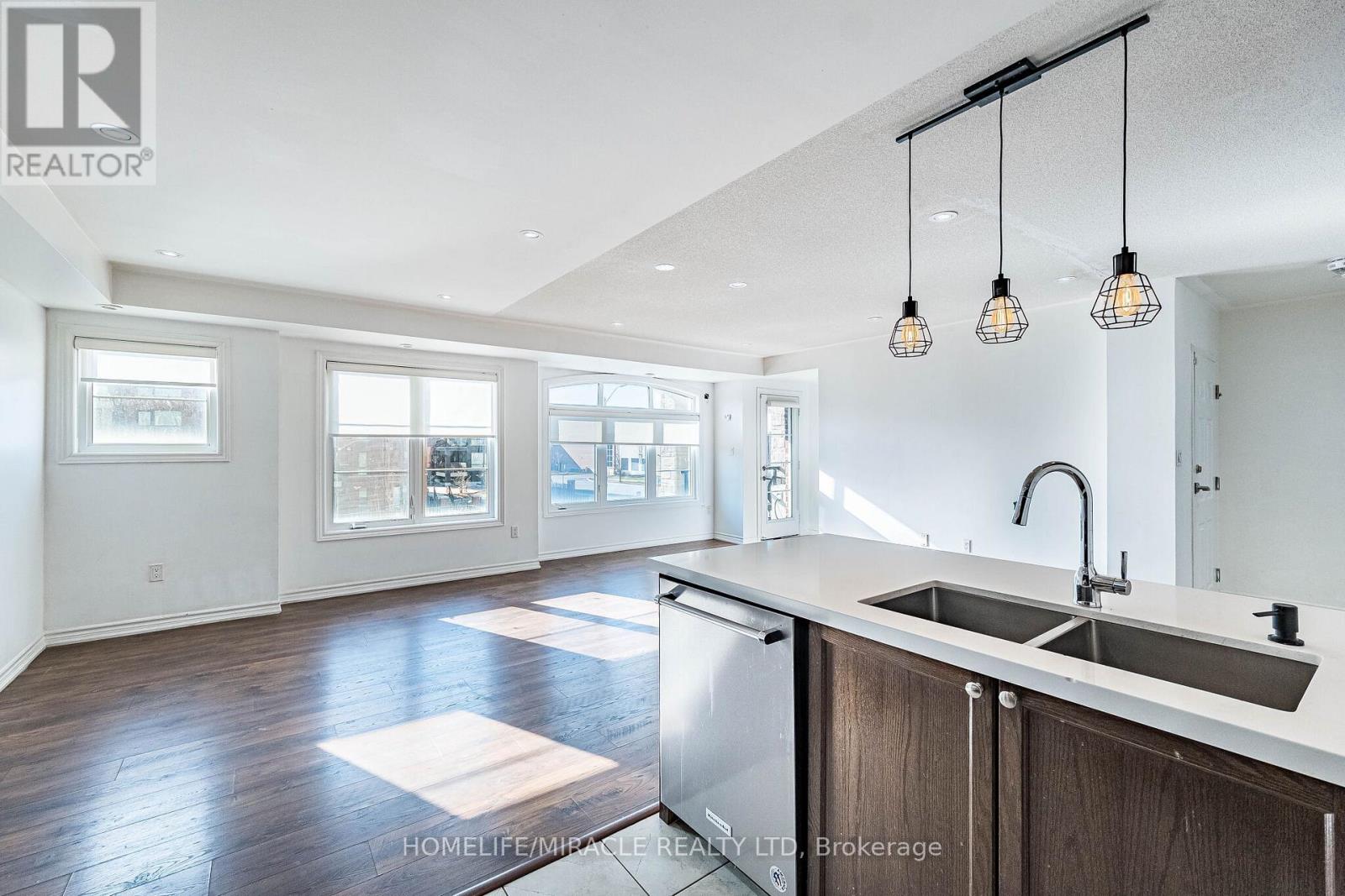 98 - 200 Veterans Drive, Brampton, Ontario  L7A 4S6 - Photo 18 - W12808636