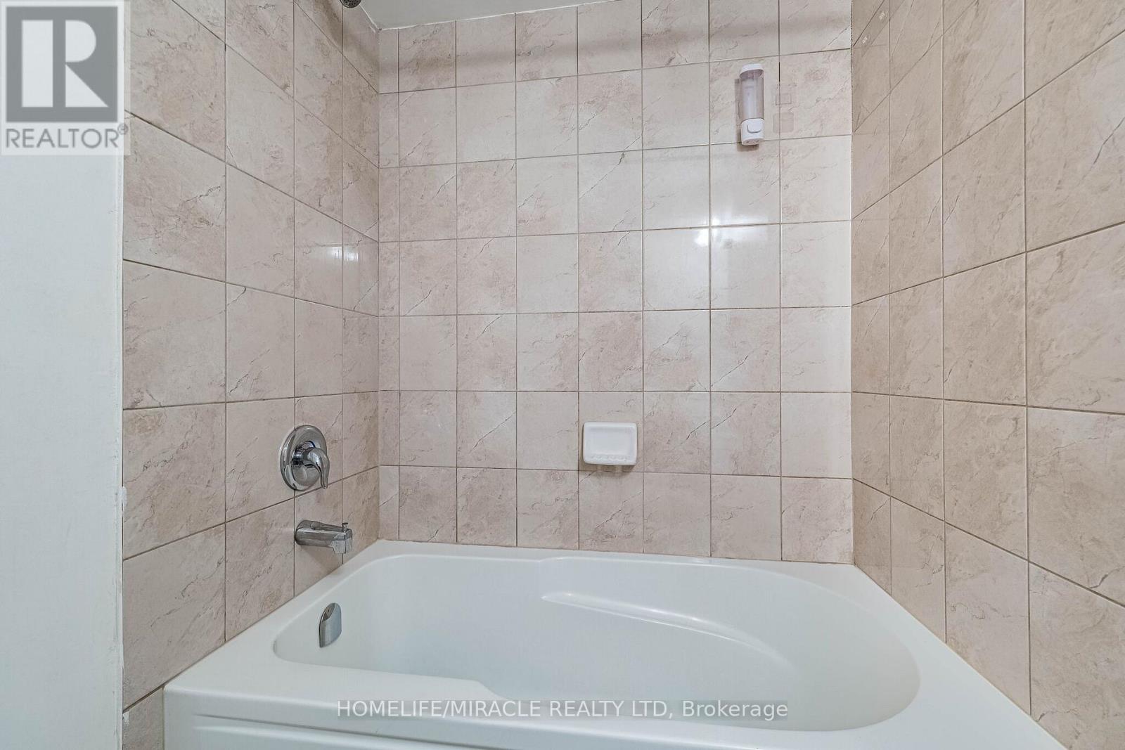 98 - 200 Veterans Drive, Brampton, Ontario  L7A 4S6 - Photo 25 - W12808636