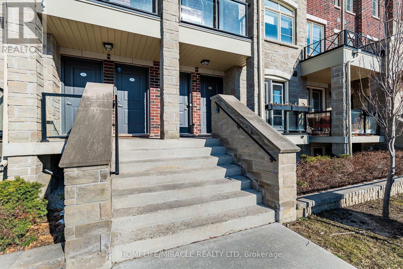 98 - 200 Veterans Drive, Brampton, Ontario  L7A 4S6 - Photo 5 - W12808636