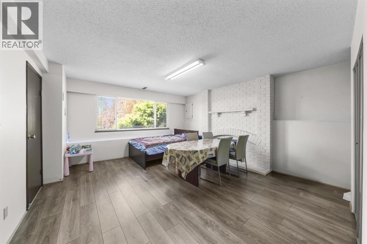 1060 Ayshire Drive, Burnaby, British Columbia  V5A 4A1 - Photo 16 - R3108355