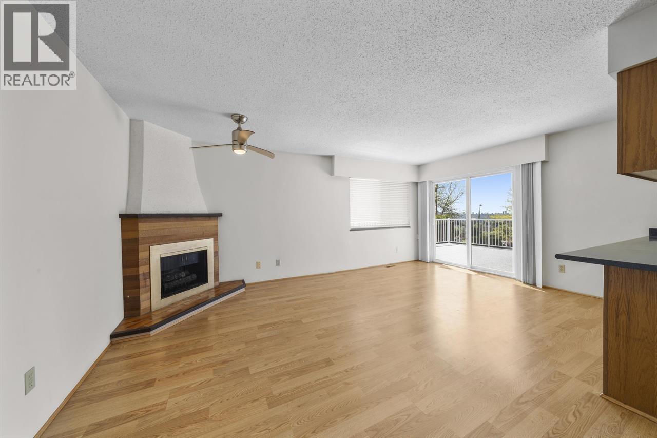 1060 Ayshire Drive, Burnaby, British Columbia  V5A 4A1 - Photo 5 - R3108355