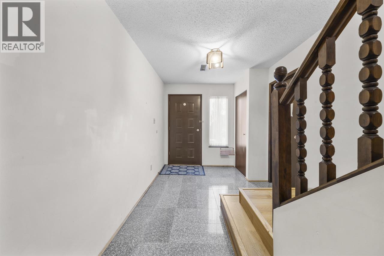 1060 Ayshire Drive, Burnaby, British Columbia  V5A 4A1 - Photo 15 - R3108355