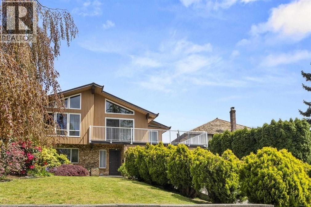 1060 Ayshire Drive, Burnaby, British Columbia  V5A 4A1 - Photo 2 - R3108355