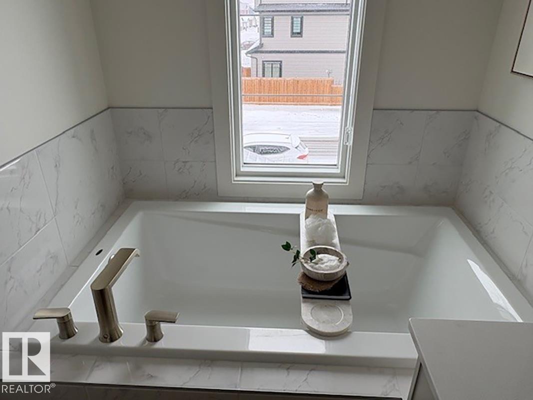 5039 Cawsey Li Sw, Edmonton, Alberta  T6W 5G5 - Photo 18 - E4481193