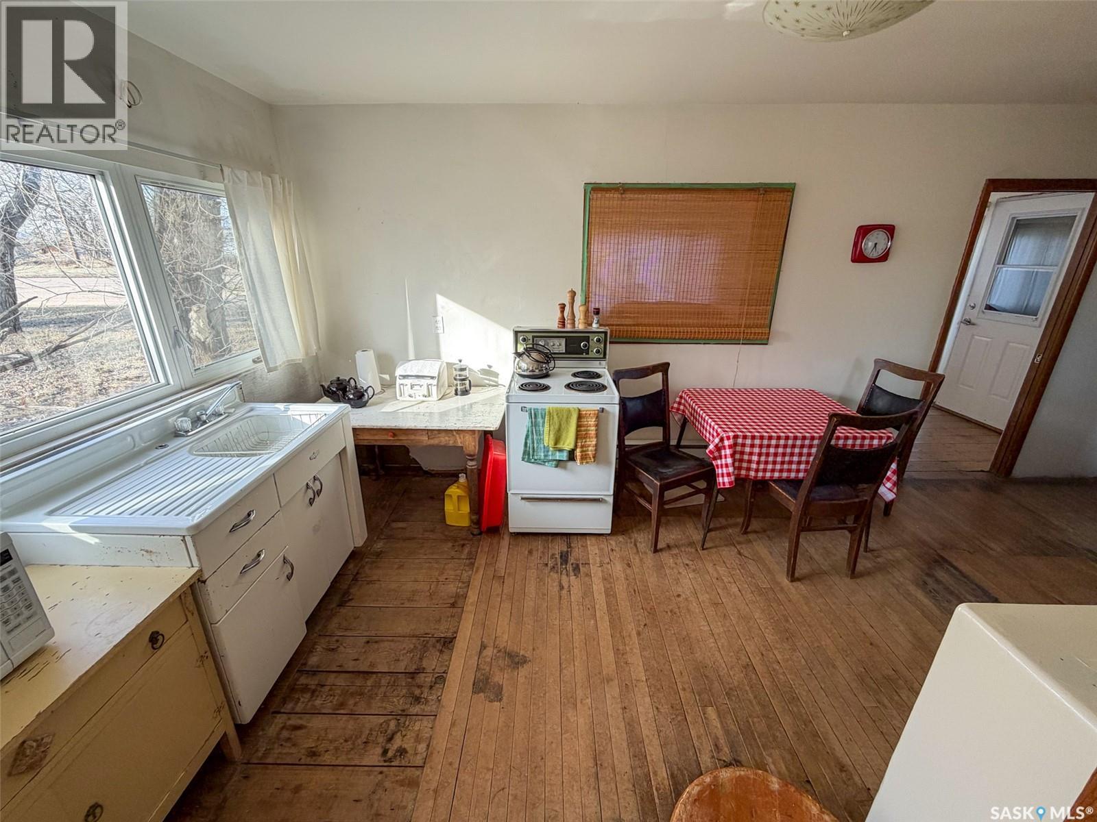 508 4th Street N, Val Marie, Saskatchewan  S0N 2T0 - Photo 17 - SK032381