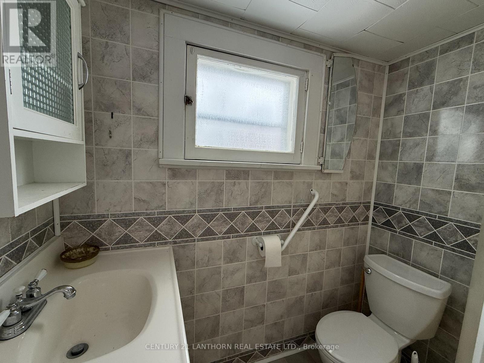 27 West Street, Prince Edward County, Ontario  K0K 3L0 - Photo 10 - X12974482