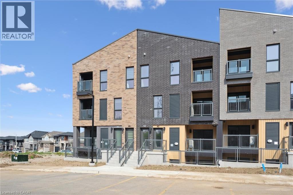 44 Urbane Boulevard, Kitchener, Ontario  N2E 0H8 - Photo 2 - 40804711