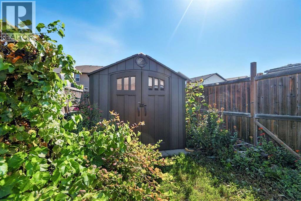 140 Lanterman Close, Red Deer, Alberta  T4R 3N8 - Photo 7 - A2299474